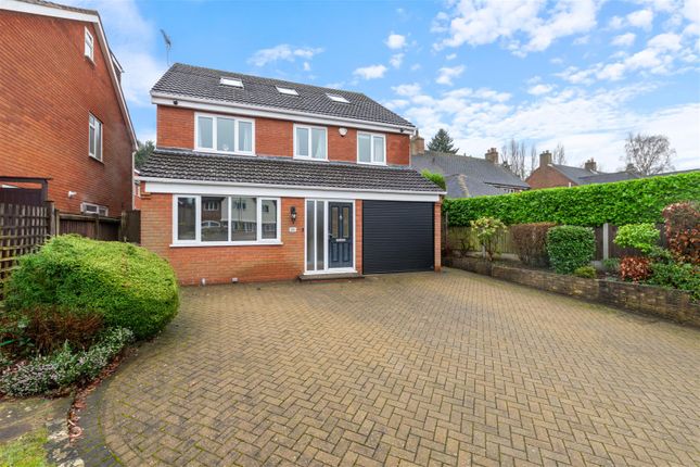 5 bed property, in Wyvern Road, £995,000
