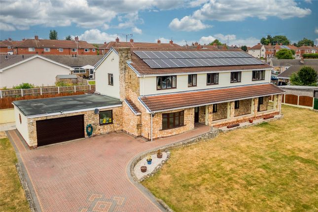 8 bed property, in Barnsdale Way, £625,000