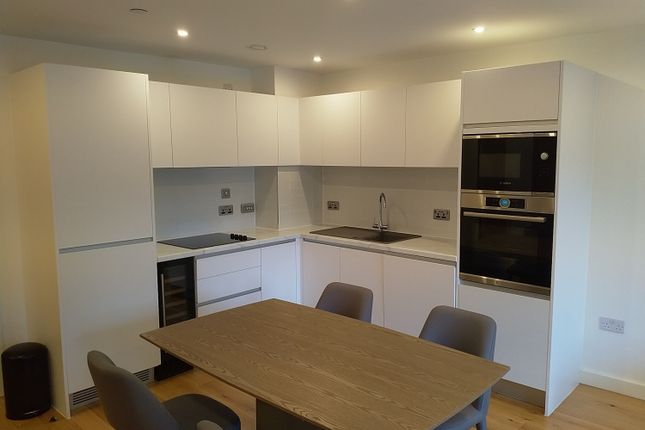 1 bed property, in Arden Gate, £195,000