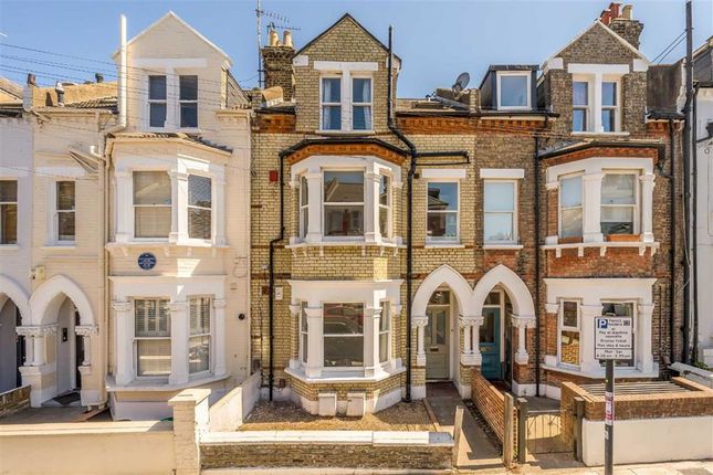 2 bed property, in Leathwaite Road, £750,000