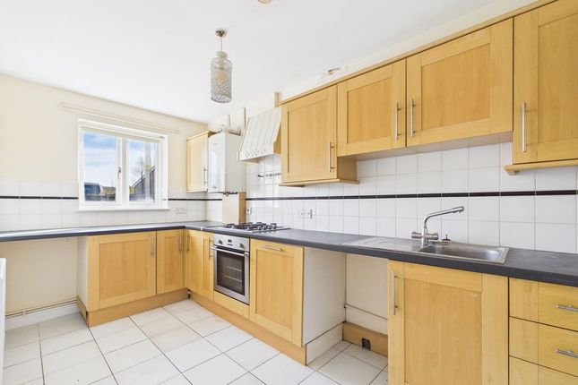 2 bed property, in Duke Street, £110,000