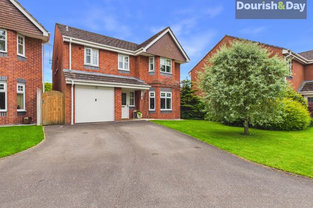 4 bed property, in Frogmore Close, £435,000