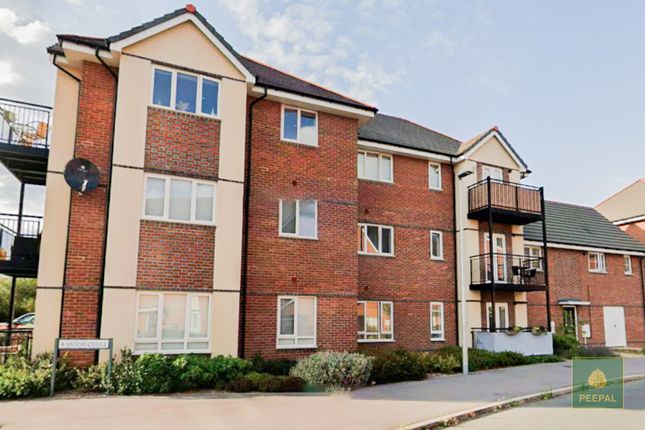 2 bed property, in Moor Close, £280,000