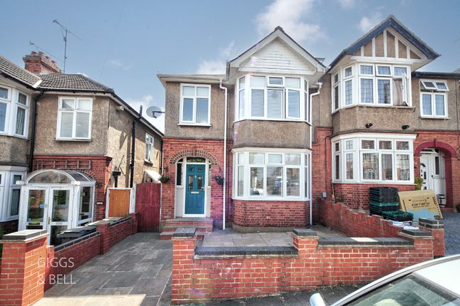 3 bed property, in Luton, £350,000