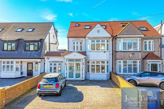 5 bed property, in Wensleydale Avenue, £900,000