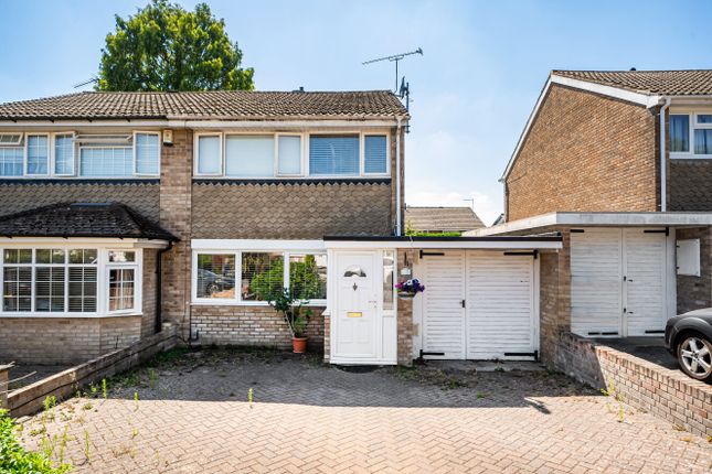 3 bed property, in Plover Close, £360,000