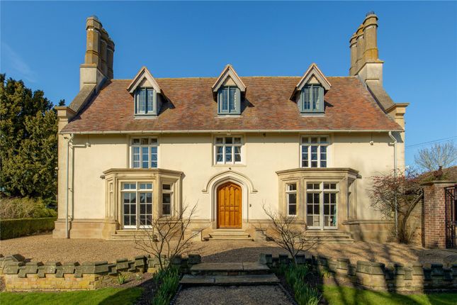 6 bed property, in High Street, £1,800,000
