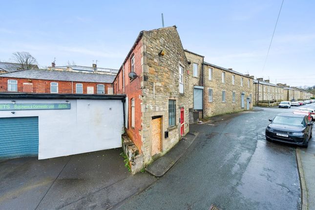Land, in Flat 3 Griffin Works, £5,000
