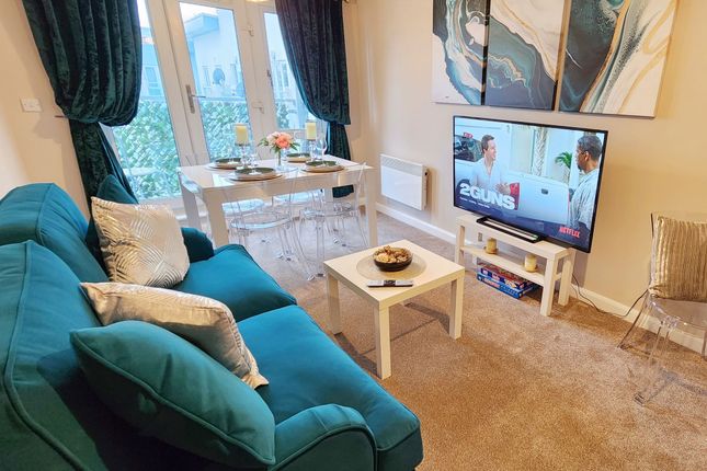 2 bed property, in Mill Street, £180,000