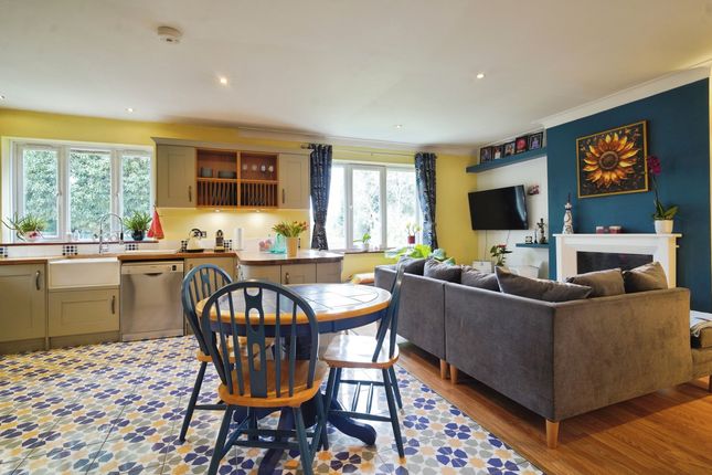 3 bed property, in Palace Road, £700,000