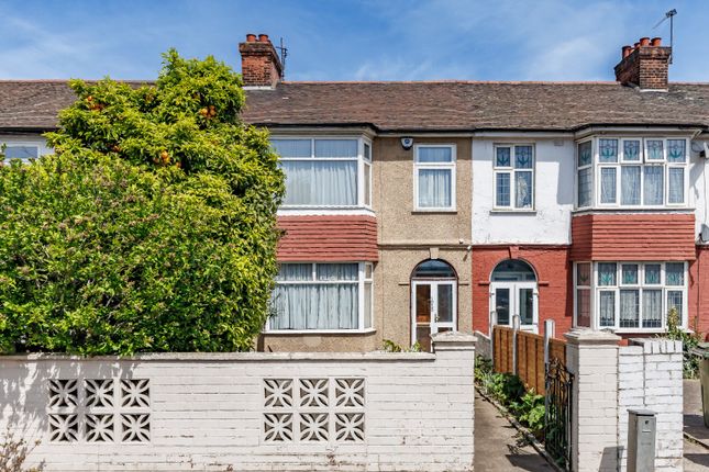 3 bed property, in Newham Way, £475,000