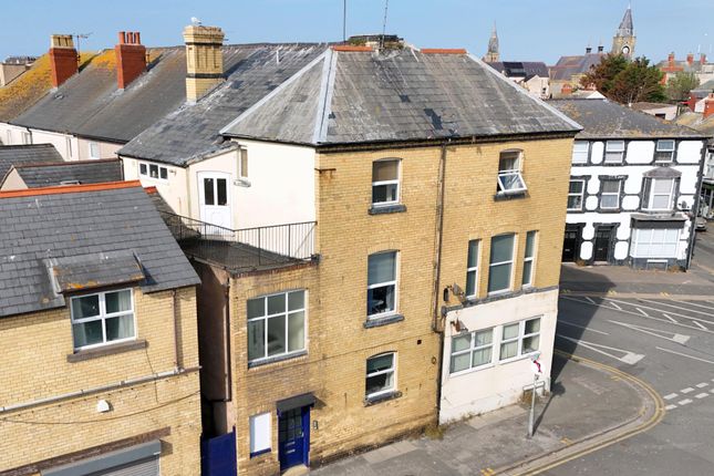 2 bed property, in 1 Abbey Street, £80,000