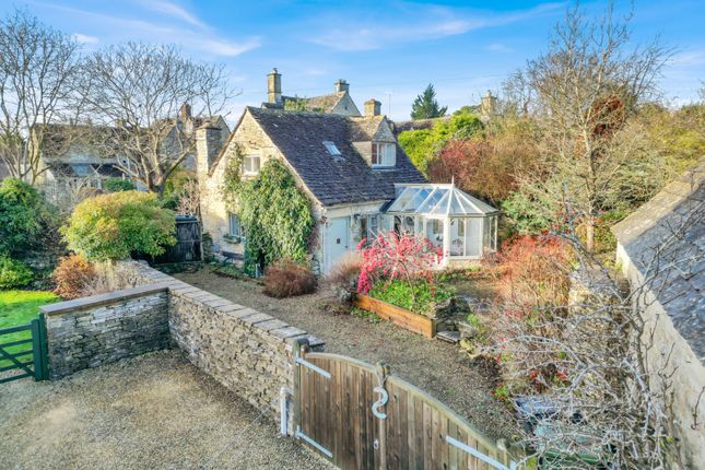 2 bed property, in Arlington Green, £450,000