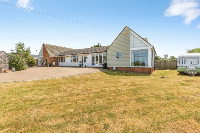 5 bed property, in Bell Farm Lane, £650,000