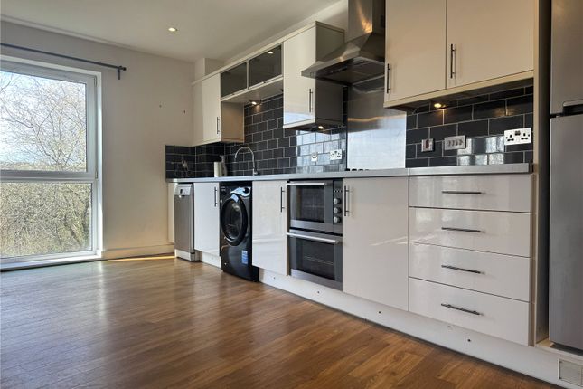 2 bed property, in The Roperies, £220,000