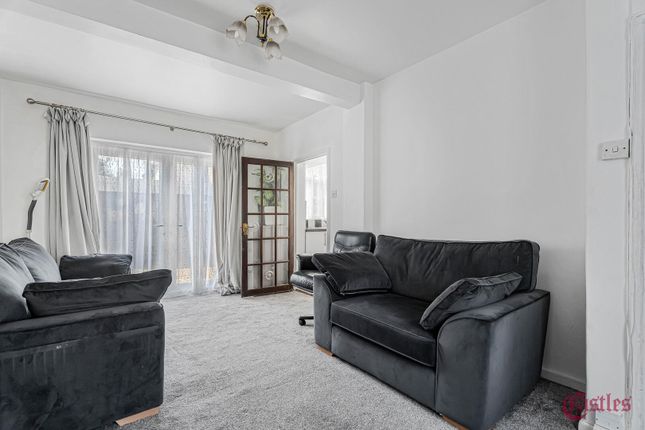 3 bed property, in Devonshire Hill Lane, £500,000