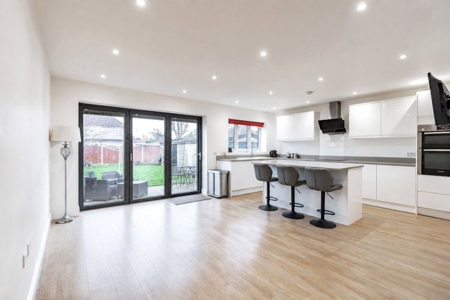 3 bed property, in Lancaster Drive, £575,000