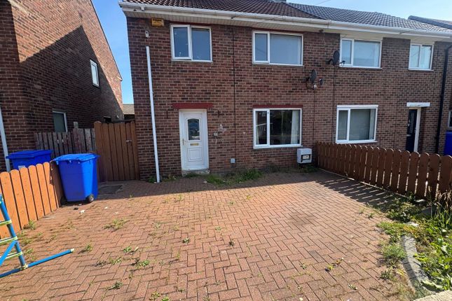 3 bed property, in Dene View Drive, £90,000