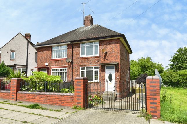 2 bed property, in Deerlands Avenue, £110,000