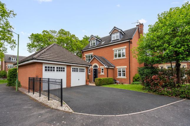 5 bed property, in Tutnall Drive, £800,000