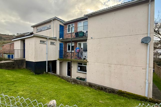 3 bed property, in Parkers Close, £120,000