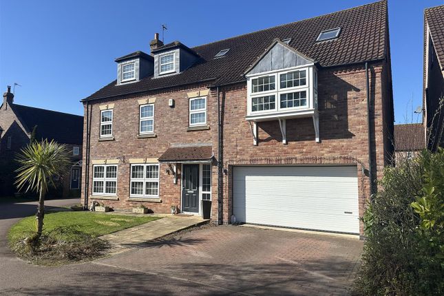 7 bed property, in Towgarth Walk, £450,000