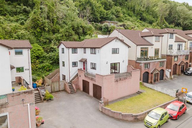 5 bed property, in Kewstoke Road, £585,000