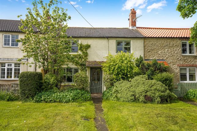 3 bed property, in The Green, £290,000