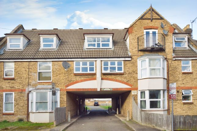 1 bed property, in 38 Durants Road, £190,000