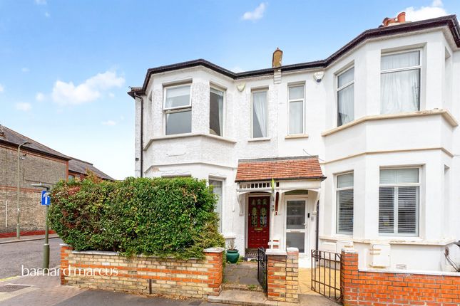4 bed property, in Nether Street, £875,000
