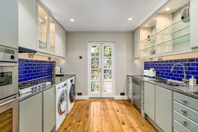 4 bed property, in Burnaby Street, £2,000,000
