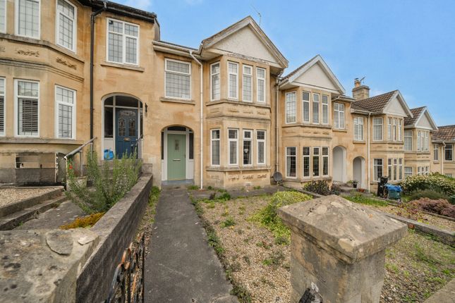 3 bed property, in Eastbourne Avenue, £465,000