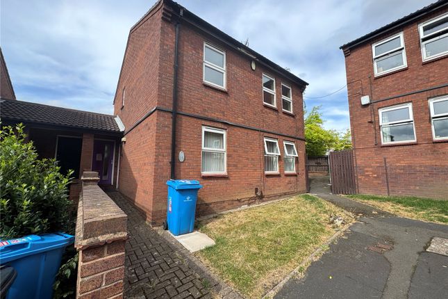 1 bed property, in Abbotts Barn Close, £70,000