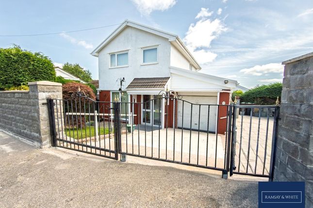 3 bed property, in Cypress Court, £279,950