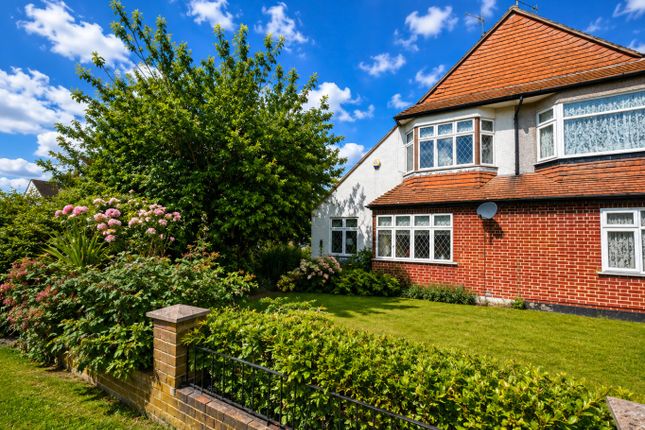 3 bed property, in Cannon Lane, £600,000