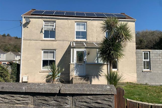 4 bed property, in Bassett Terrace, £389,995