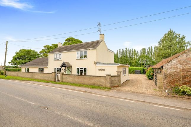3 bed property, in High Road, £425,000