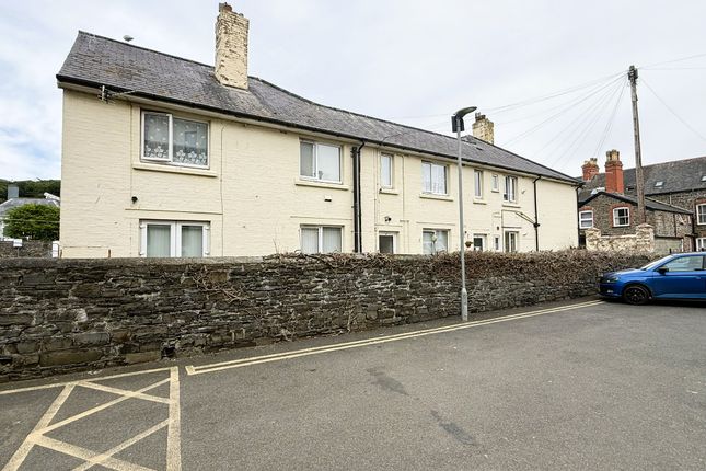 3 bed property, in Queens Road, £200,000