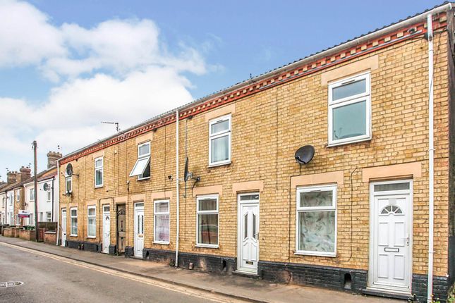 2 bed property, in Crown Street, £190,000