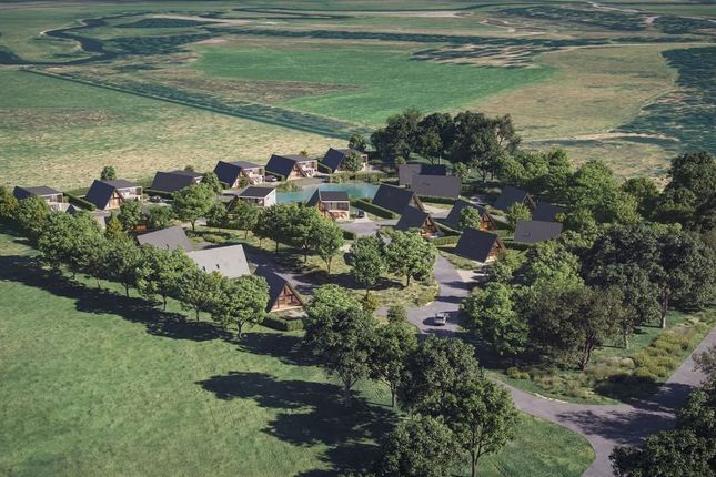 5 bed property, in Former Sand & Gravel Quarry, £325,000