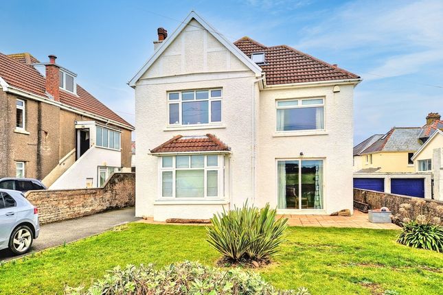 3 bed property, in West Drive, £725,000