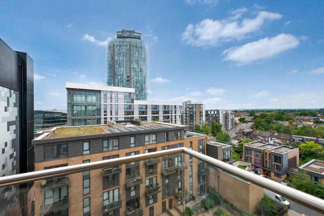 2 bed property, in Baltic Avenue, £450,000