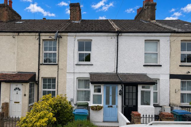2 bed property, in Nascot Street, £425,000