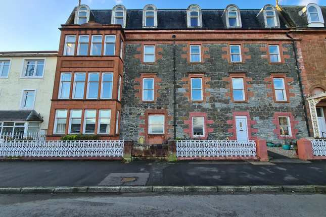 2 bed property, in Argyle Street, £115,000