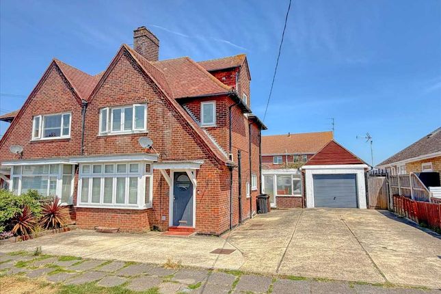 4 bed property, in Southview Drive, £400,000