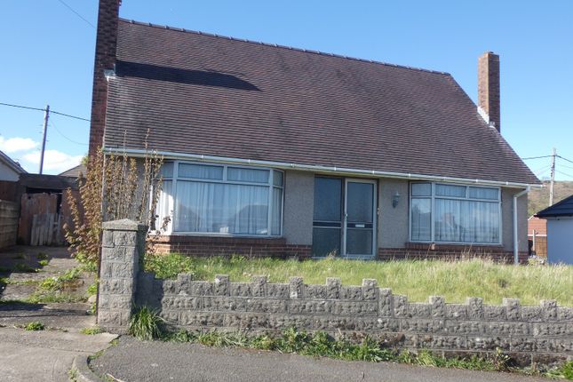 3 bed property, in Serecold Avenue, £200,000