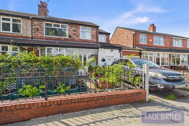 5 bed property, in Davyhulme Road, £450,000