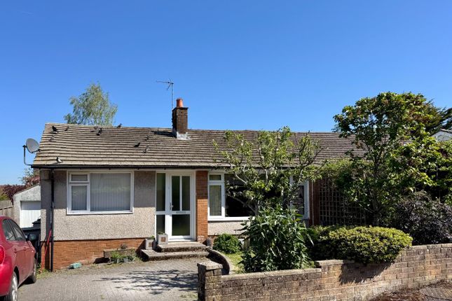 2 bed property, in Laburnum Way, £395,000