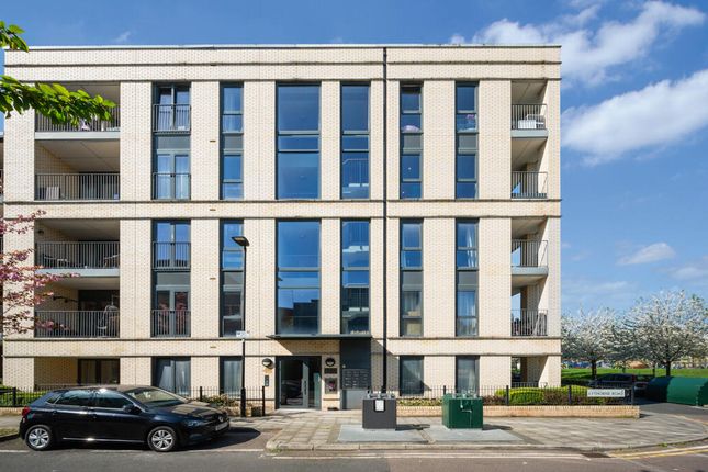 2 bed property, in Eythorne Road, £515,000