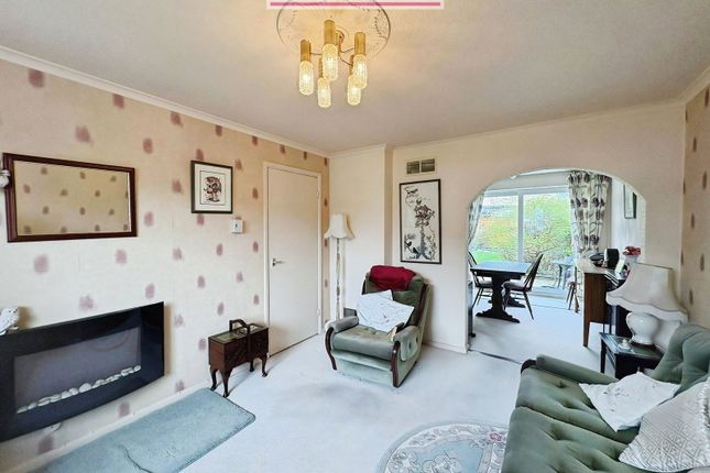 3 bed property, in Pinks Hill, £425,000